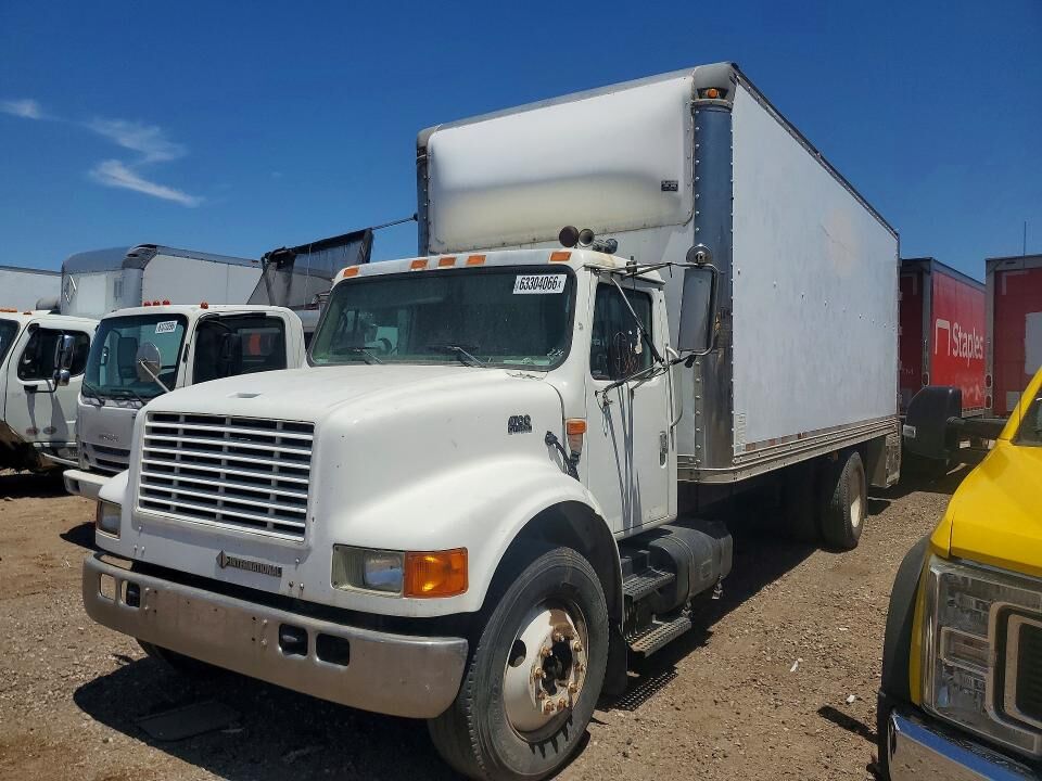 2001 INTERNATIONAL 4700