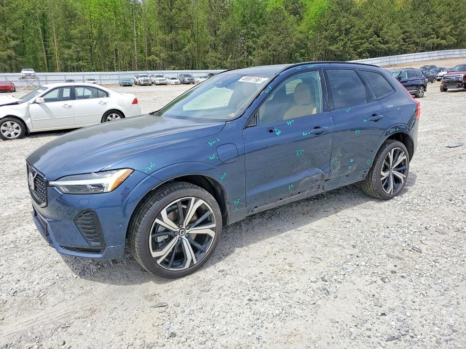 2025 VOLVO XC60