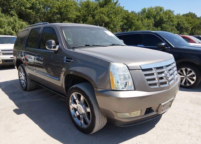 2011 CADILLAC Escalade