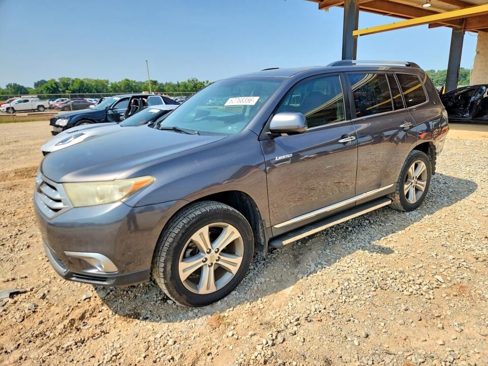 2013 TOYOTA Highlander