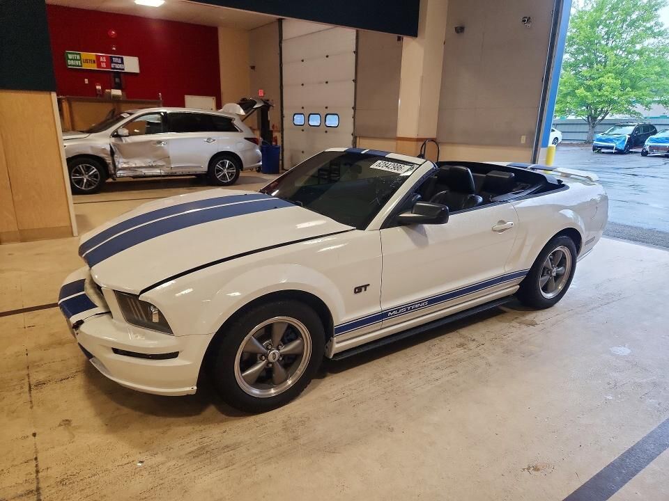 2005 FORD Mustang