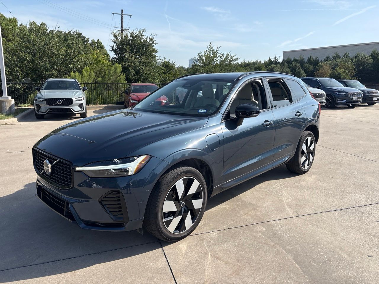 2024 VOLVO XC60