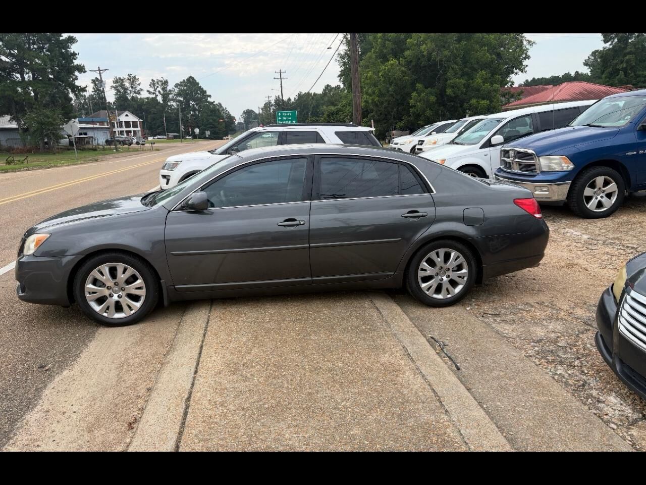 2010 TOYOTA Avalon