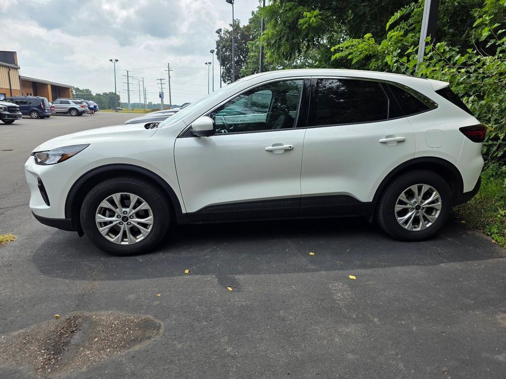 2023 FORD Escape