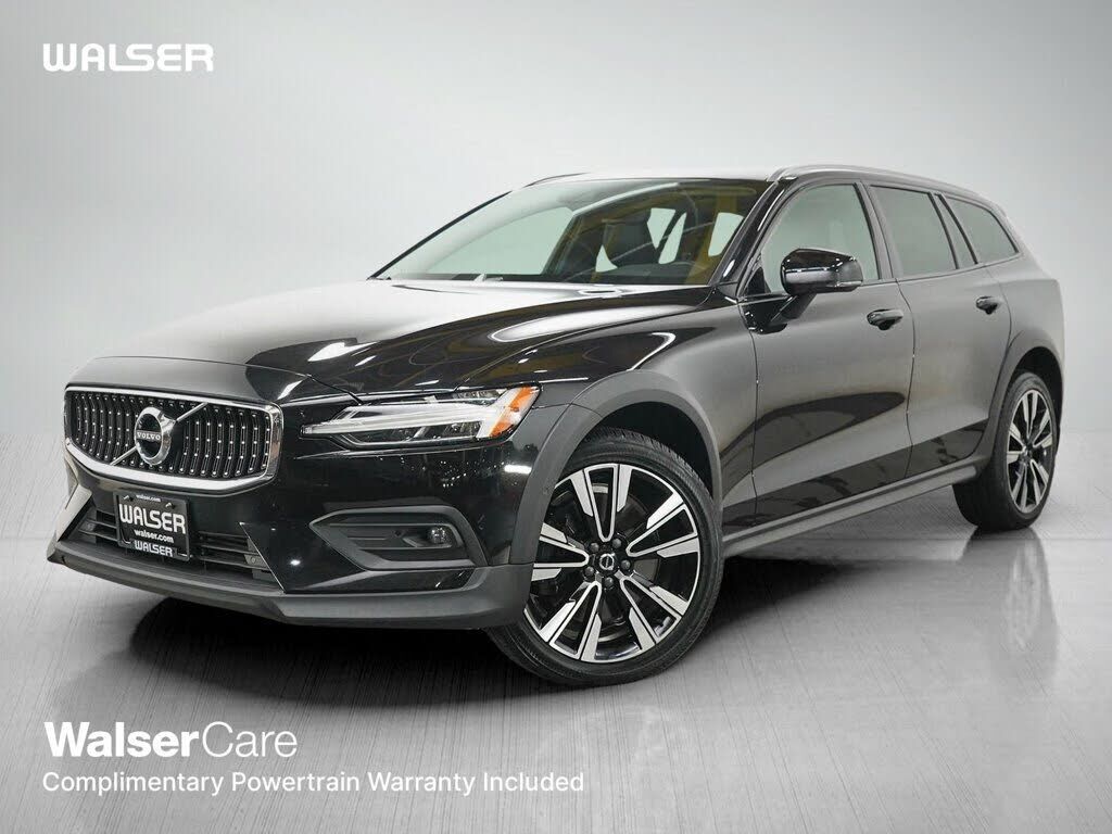 2021 VOLVO V60CC