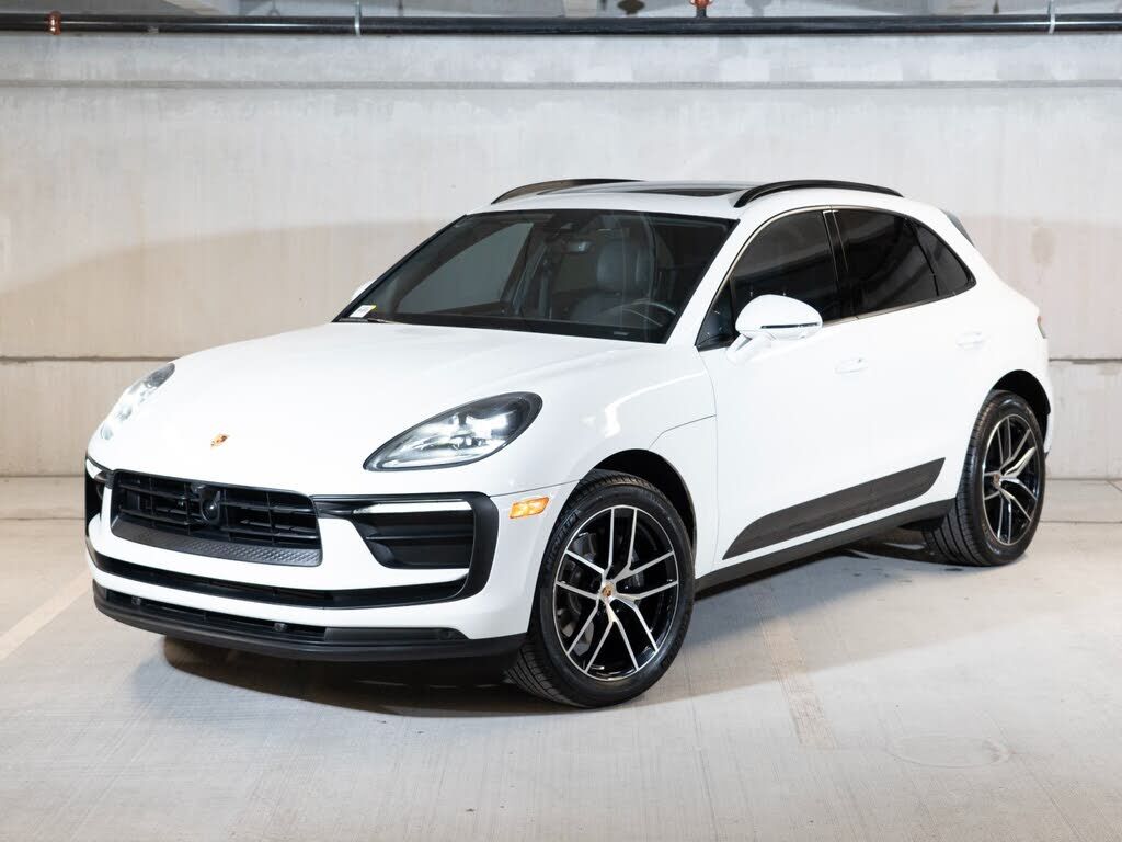 2023 PORSCHE Macan
