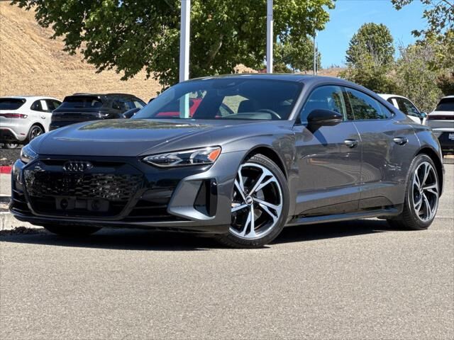 2022 AUDI e-tron