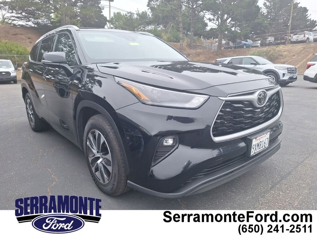 2022 TOYOTA Highlander