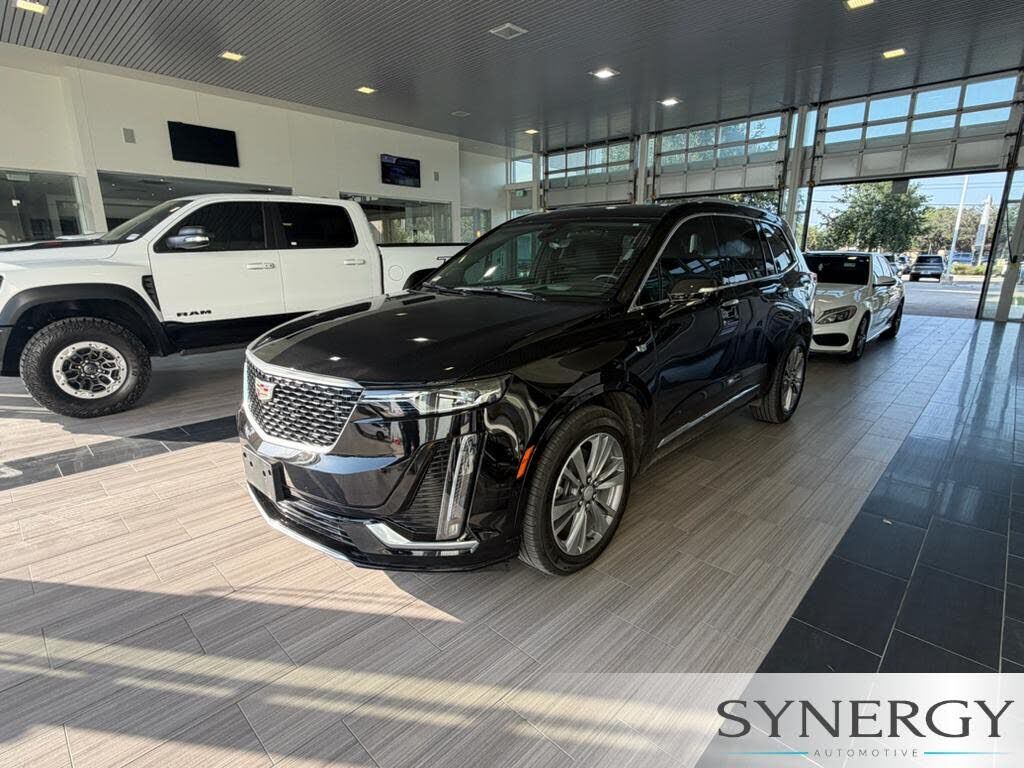 2025 CADILLAC XT6