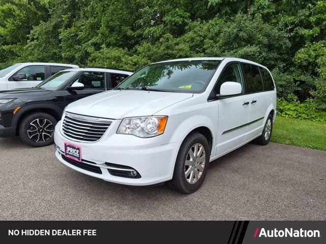 2016 CHRYSLER Town and Country