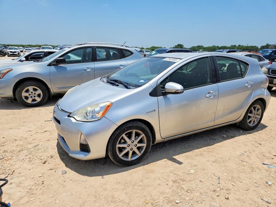 2014 TOYOTA Prius