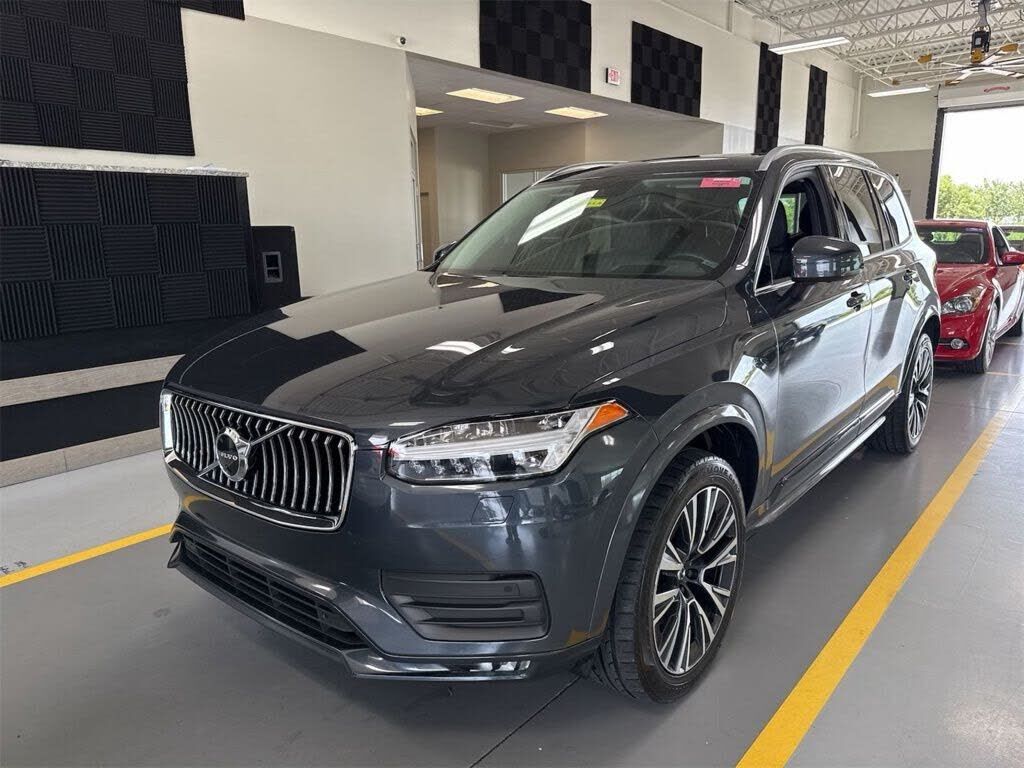 2022 VOLVO XC90
