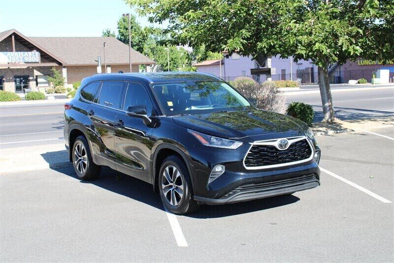2021 TOYOTA Highlander