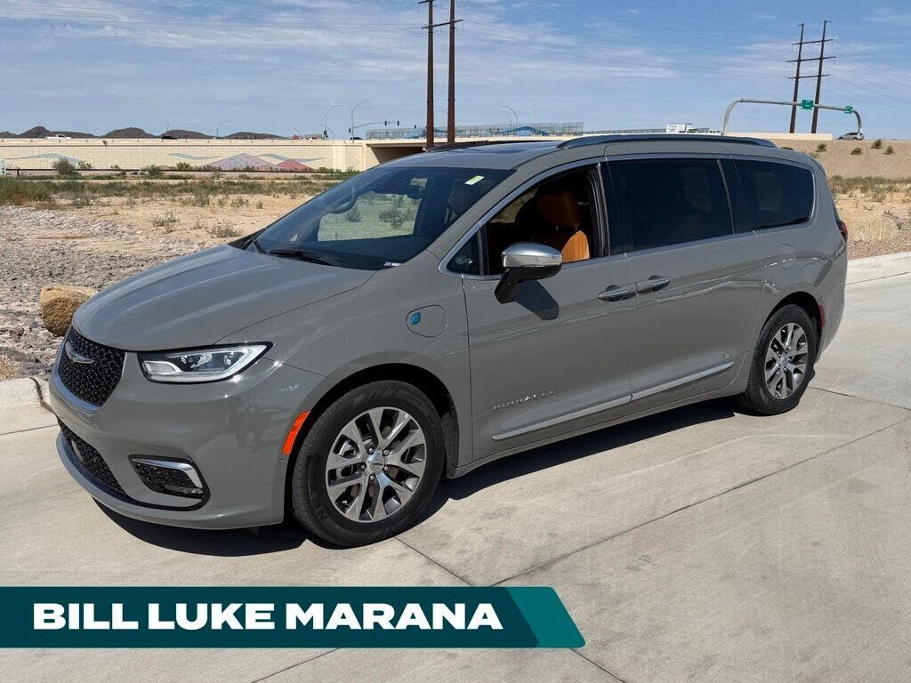 2023 CHRYSLER Pacifica