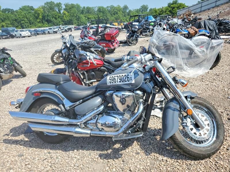 2025 SUZUKI Boulevard