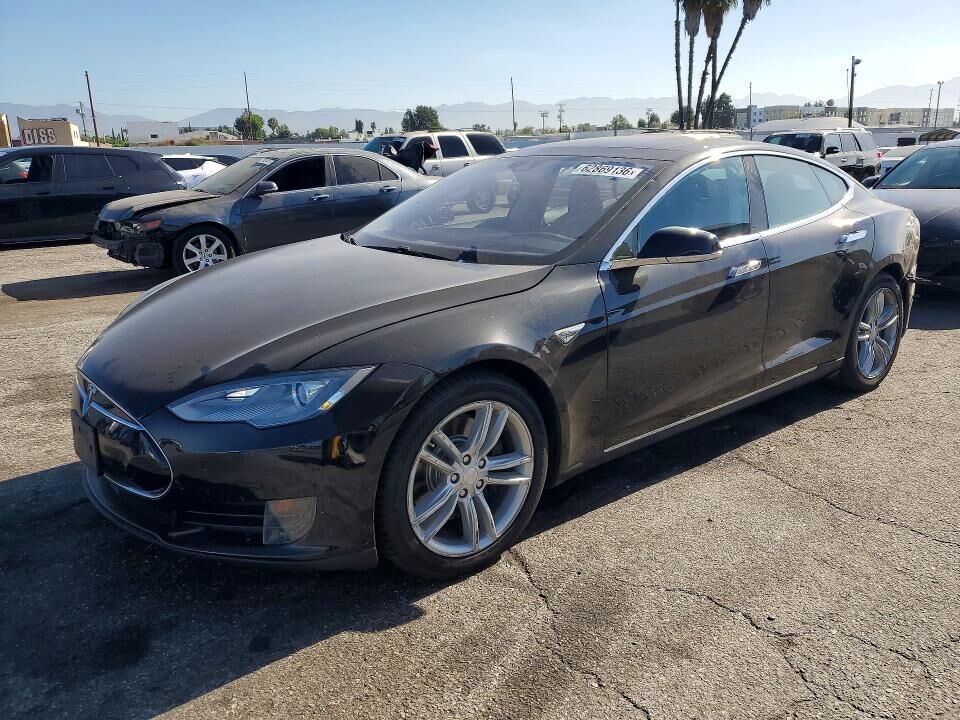 2015 TESLA Model S