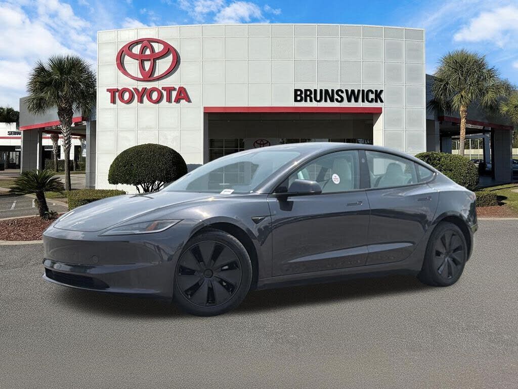 2025 TESLA Model 3