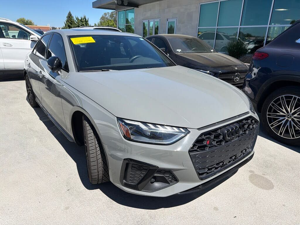 2022 AUDI S4