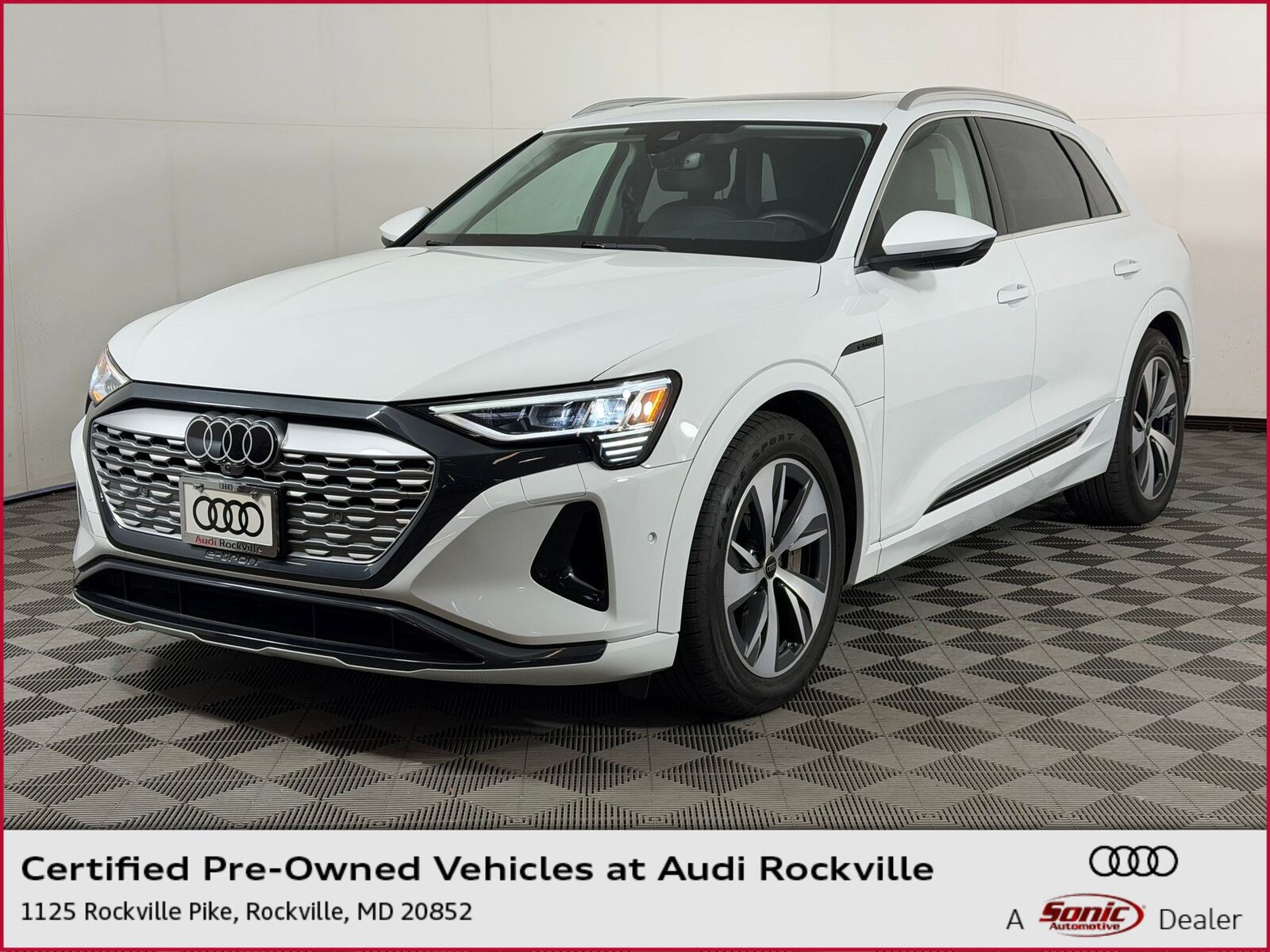 2024 AUDI Q8