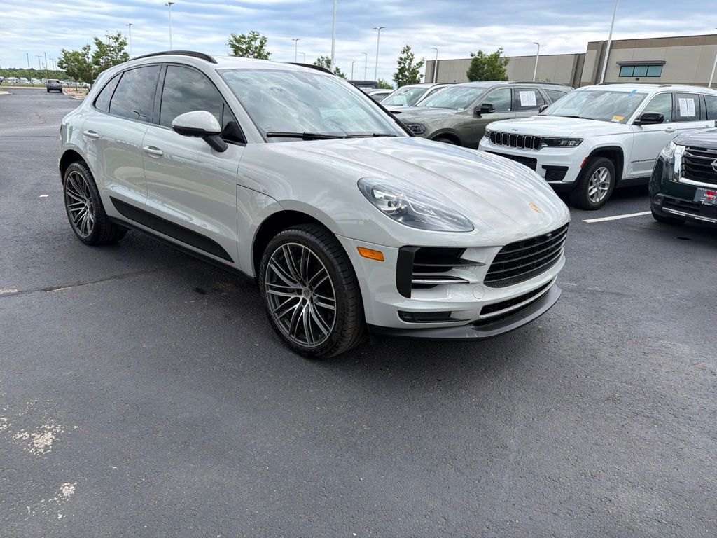 2019 PORSCHE Macan