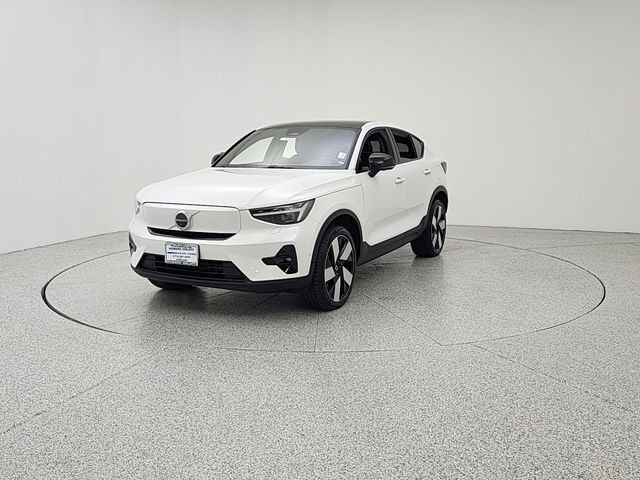 2023 VOLVO C40