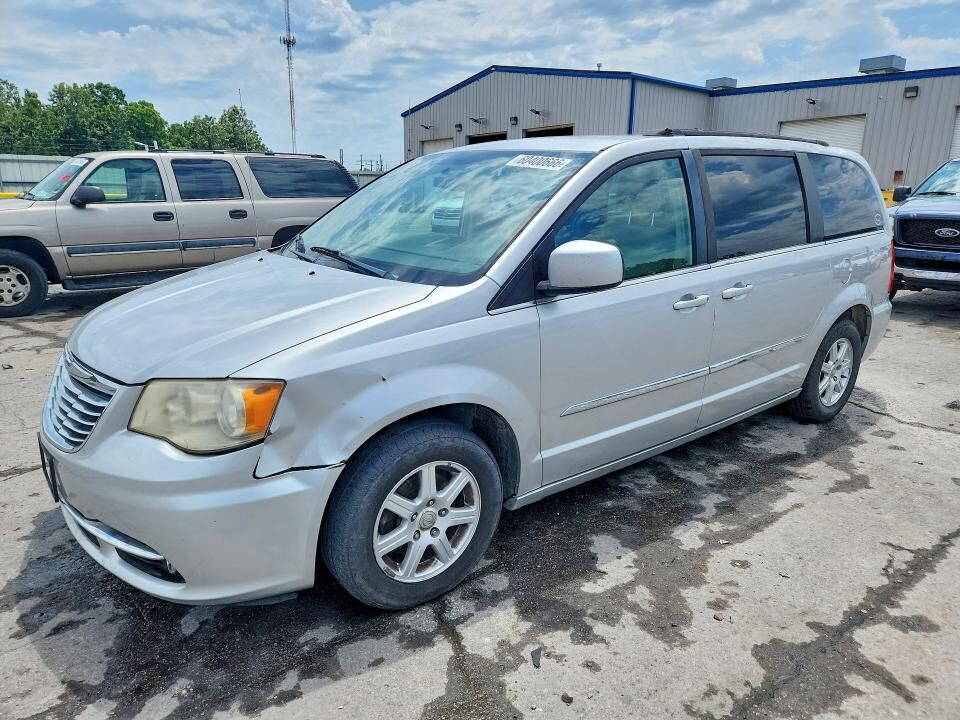 2012 CHRYSLER Town and Country