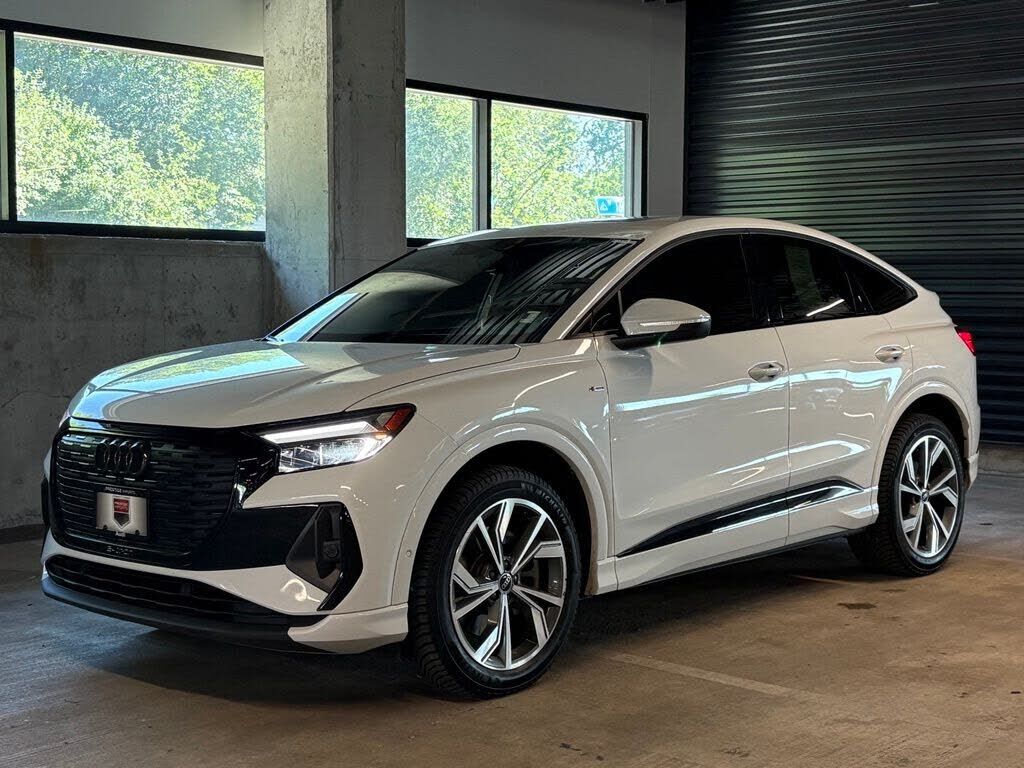 2023 AUDI Q4