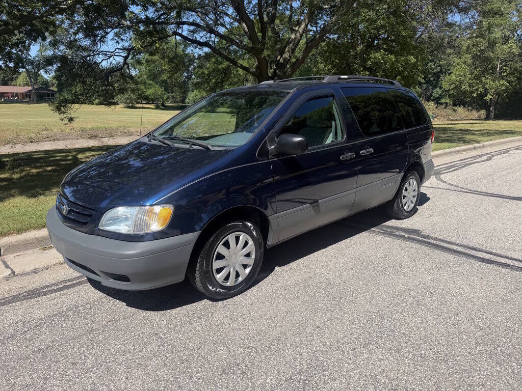 2002 TOYOTA Sienna