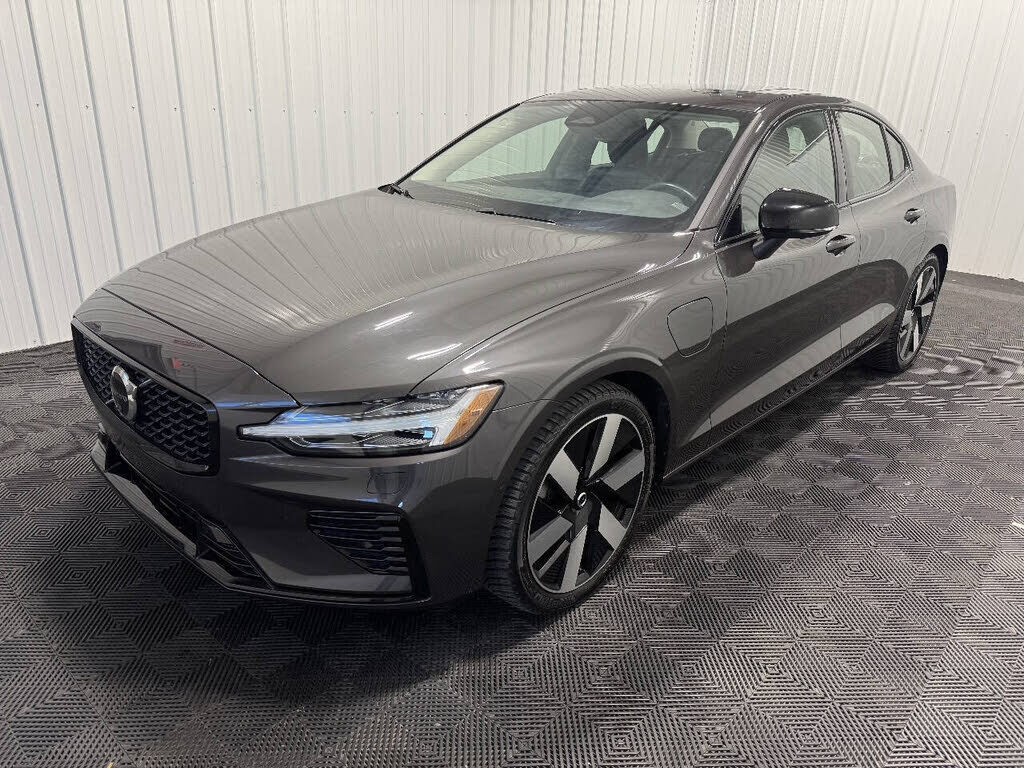 2024 VOLVO S60