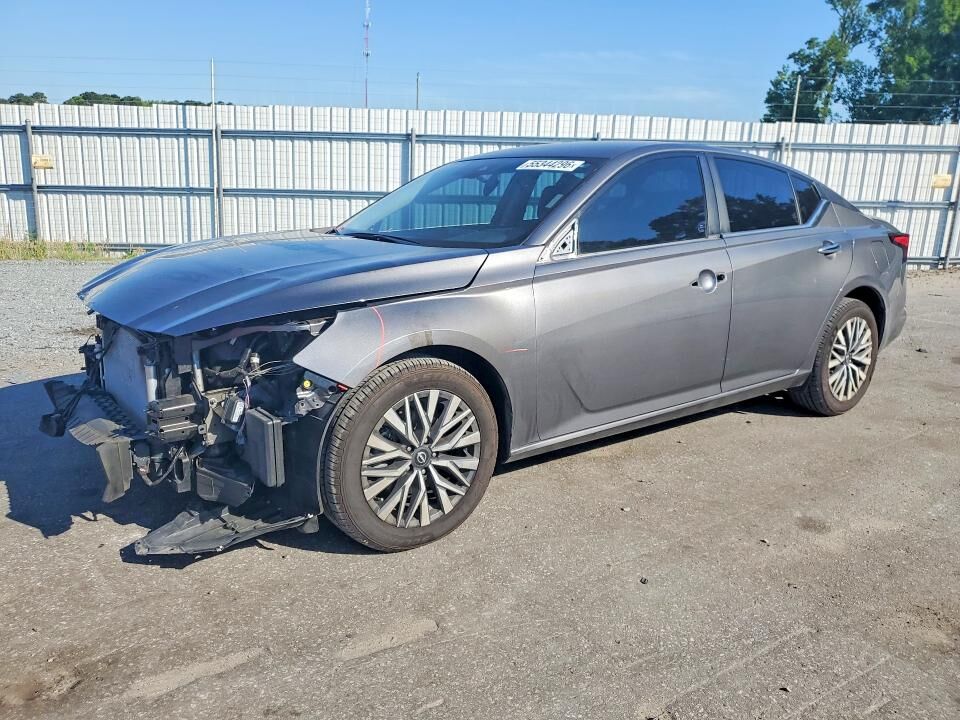 2025 NISSAN Altima