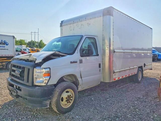 2022 FORD E-350