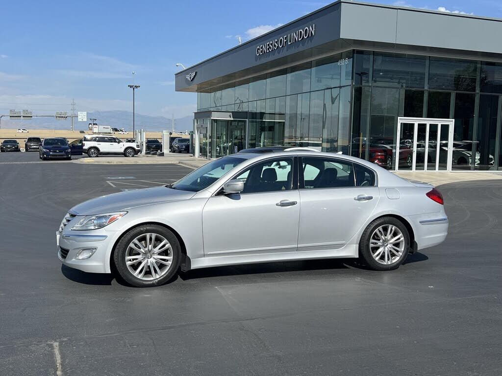 2014 HYUNDAI Genesis