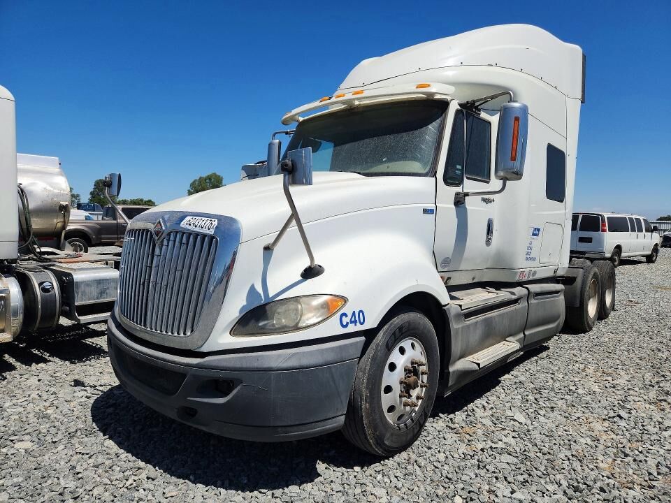 2014 INTERNATIONAL LF687