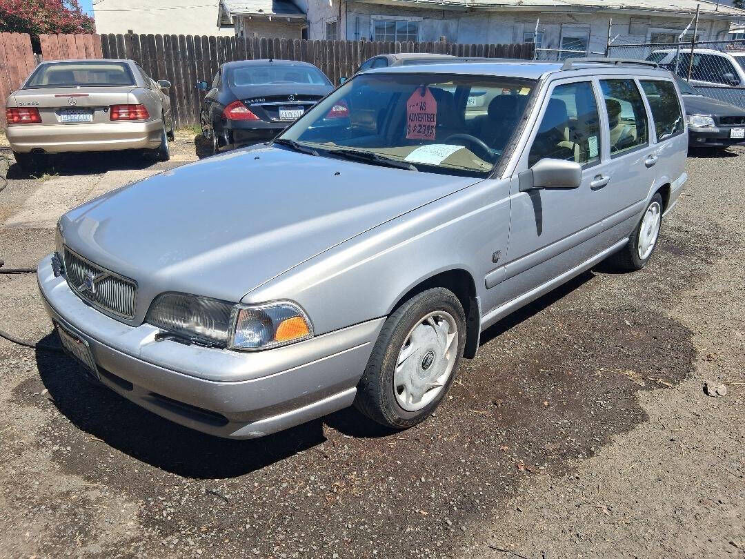1999 VOLVO V70