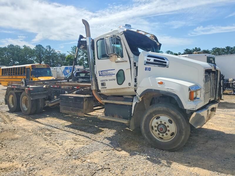 2017 WESTERN STAR 4700