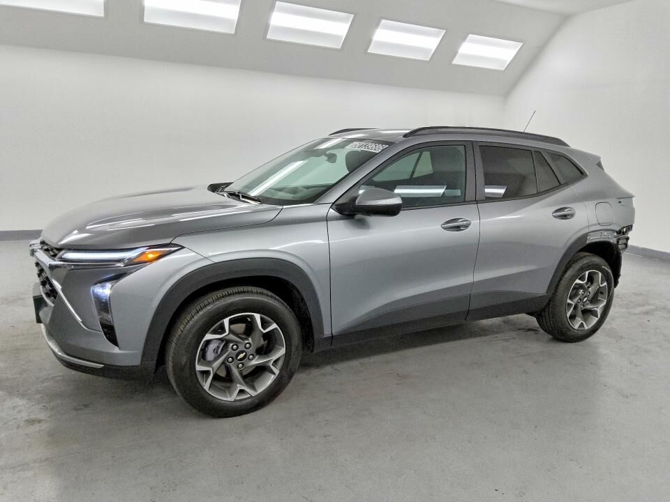 2025 CHEVROLET Trax