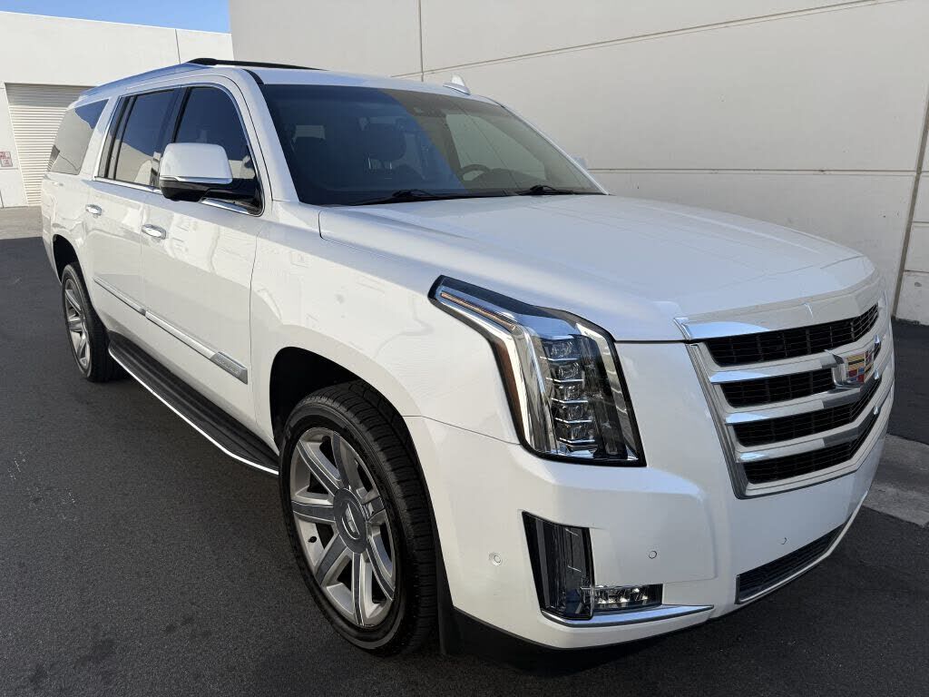 2018 CADILLAC Escalade ESV