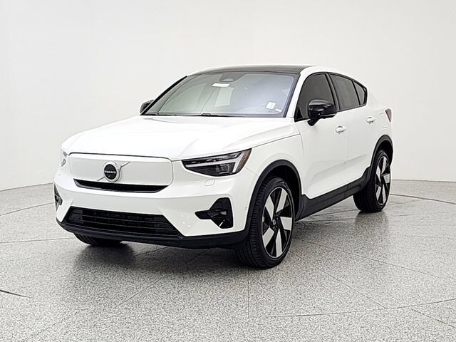 2023 VOLVO C40