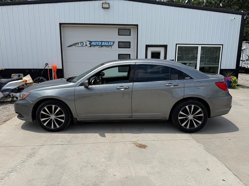 2013 CHRYSLER 200