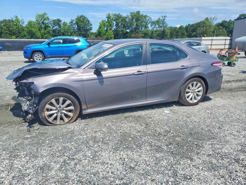 2018 TOYOTA Camry