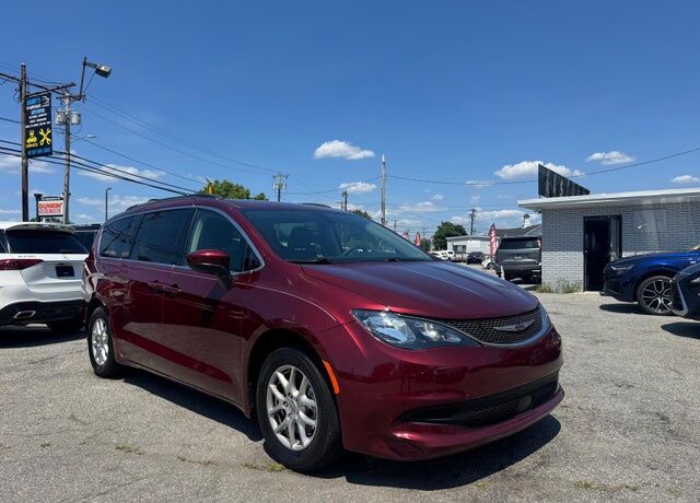 2021 CHRYSLER Voyager