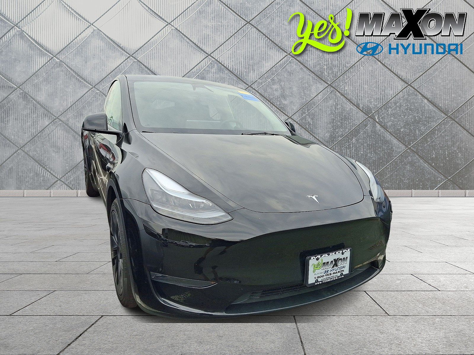2025 TESLA Model Y