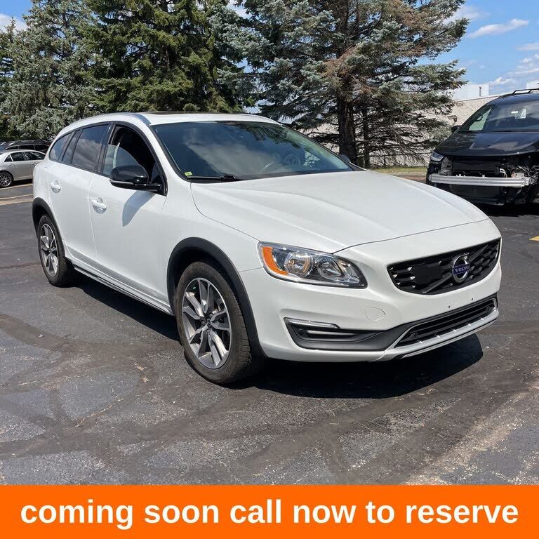 2018 VOLVO V60