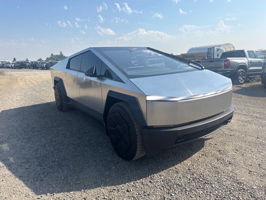 2024 TESLA Cybertruck