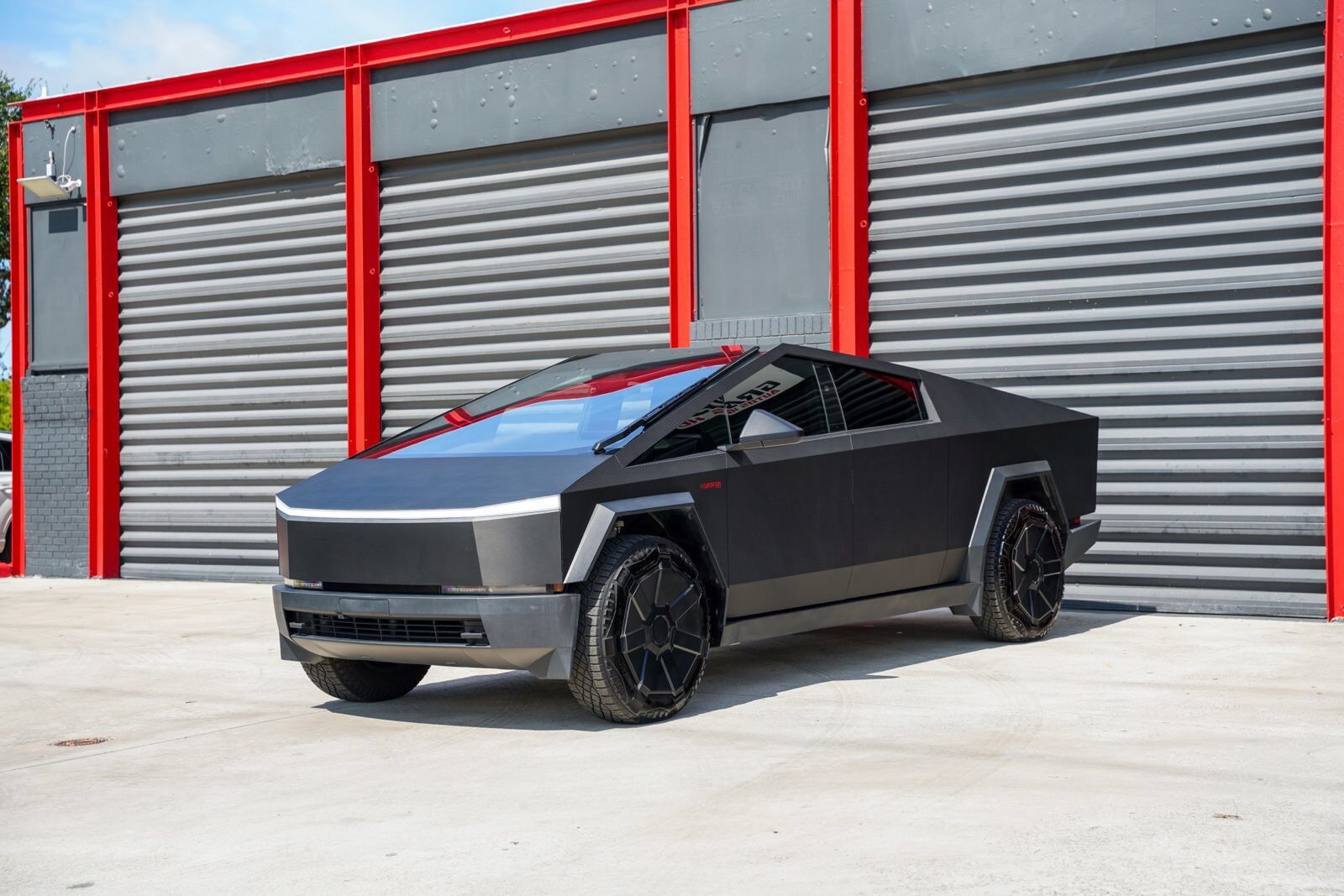 2024 TESLA Cybertruck