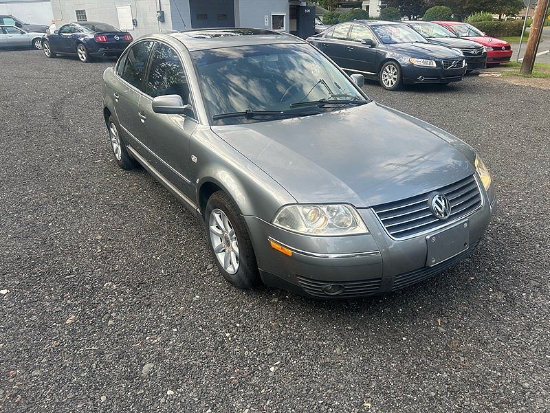 2004 VOLKSWAGEN Passat