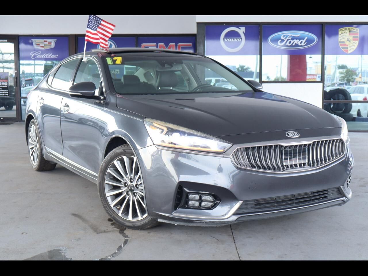 2017 KIA Cadenza