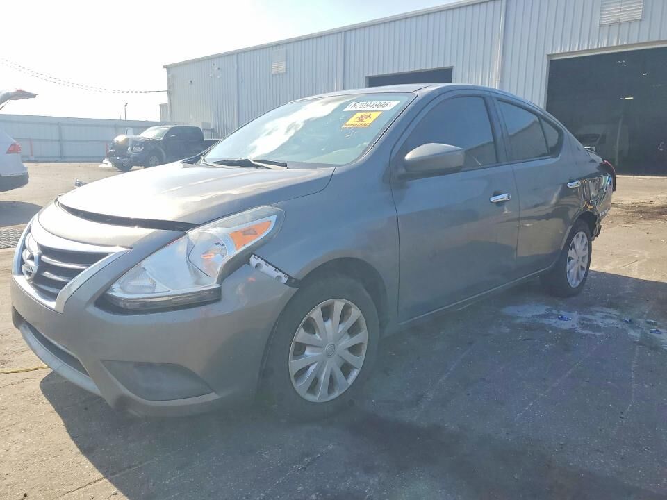 2017 NISSAN Versa