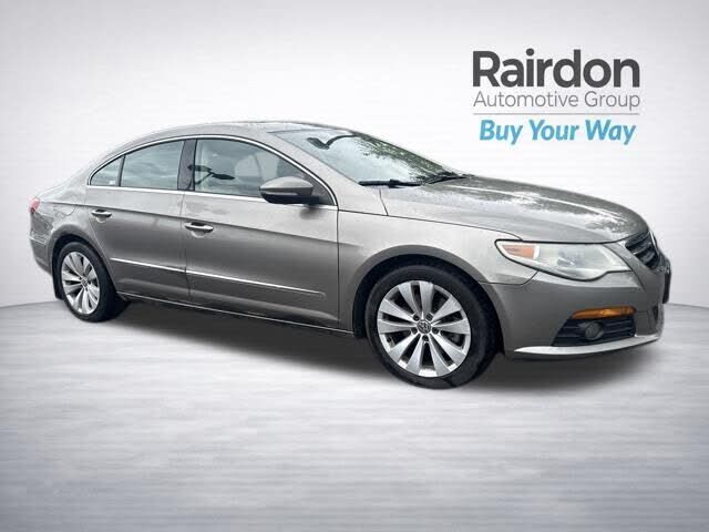 2010 VOLKSWAGEN Passat