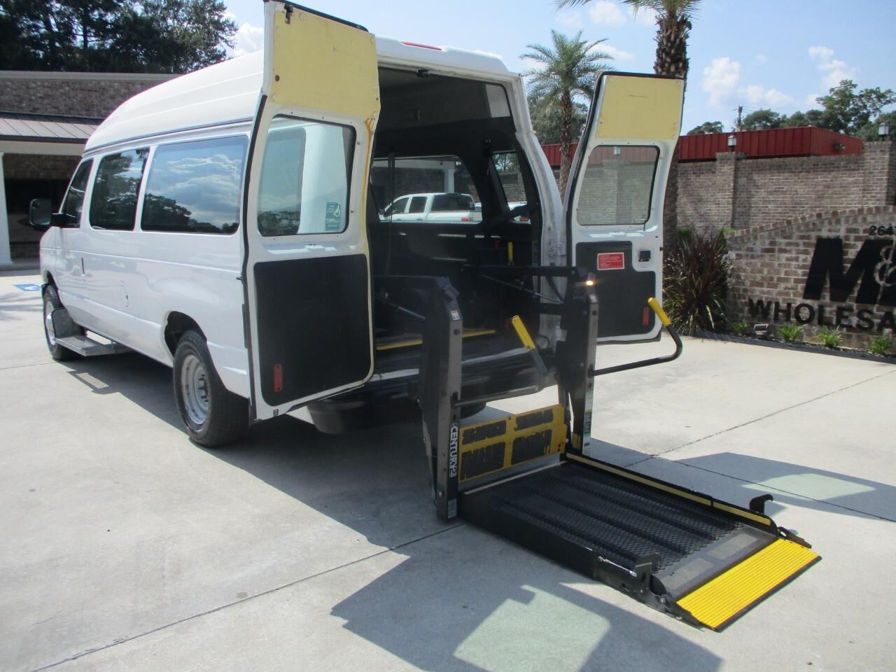 2013 FORD E-250